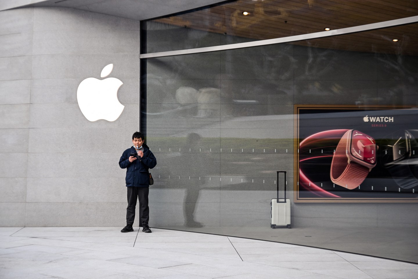Apple is facing new competition in China, one of its most important overseas markets.